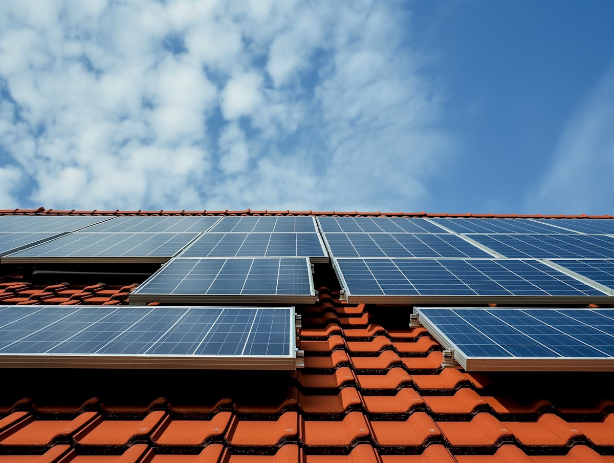 Solar water heater buying guide! Find the best system for your home or business in Kenya. Save energy & cut costs. Book Appointment Now!
